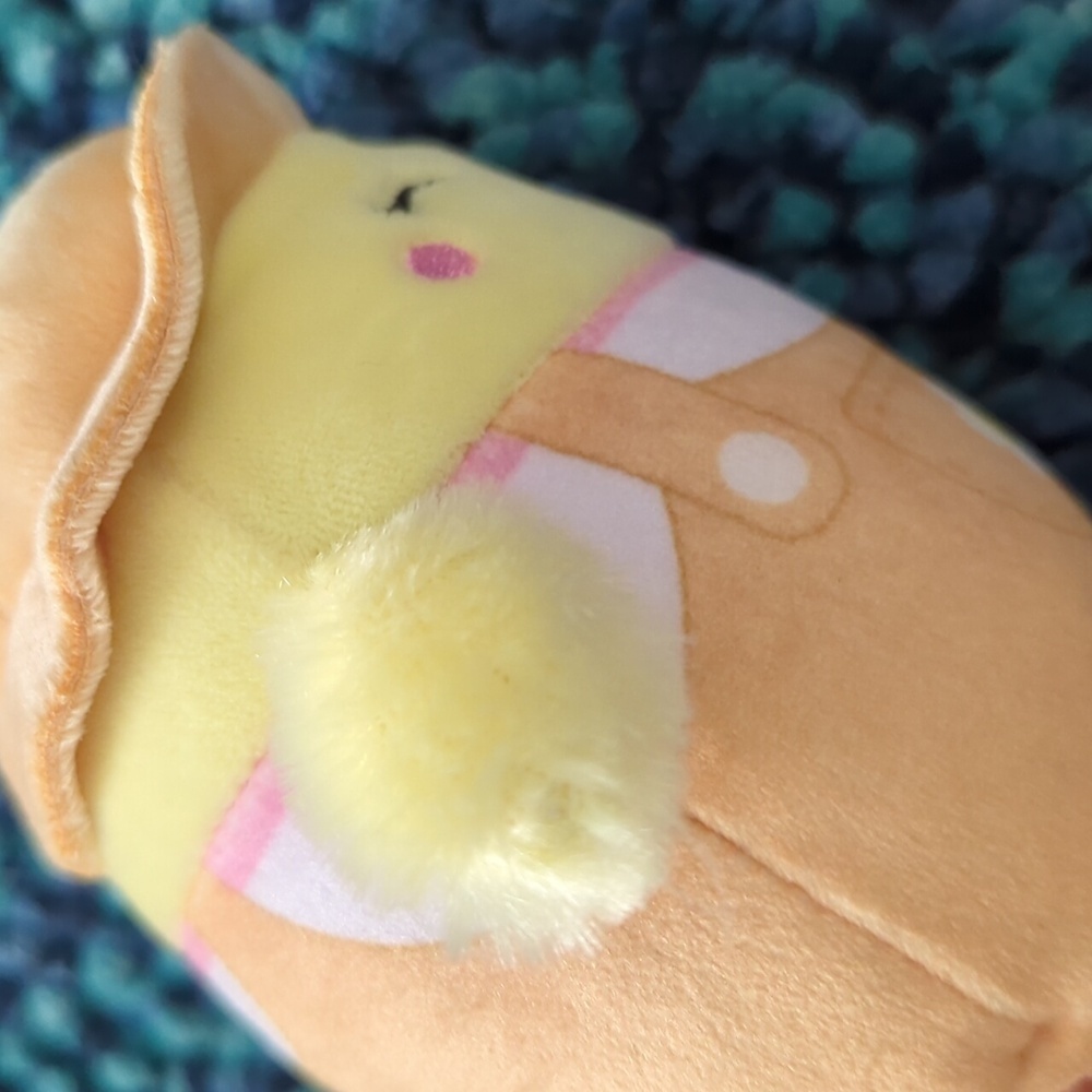 Aimee The Chick with Overalls & Hat Squishmallow 2022 Easter Edition NWOT - Picture 3 of 6